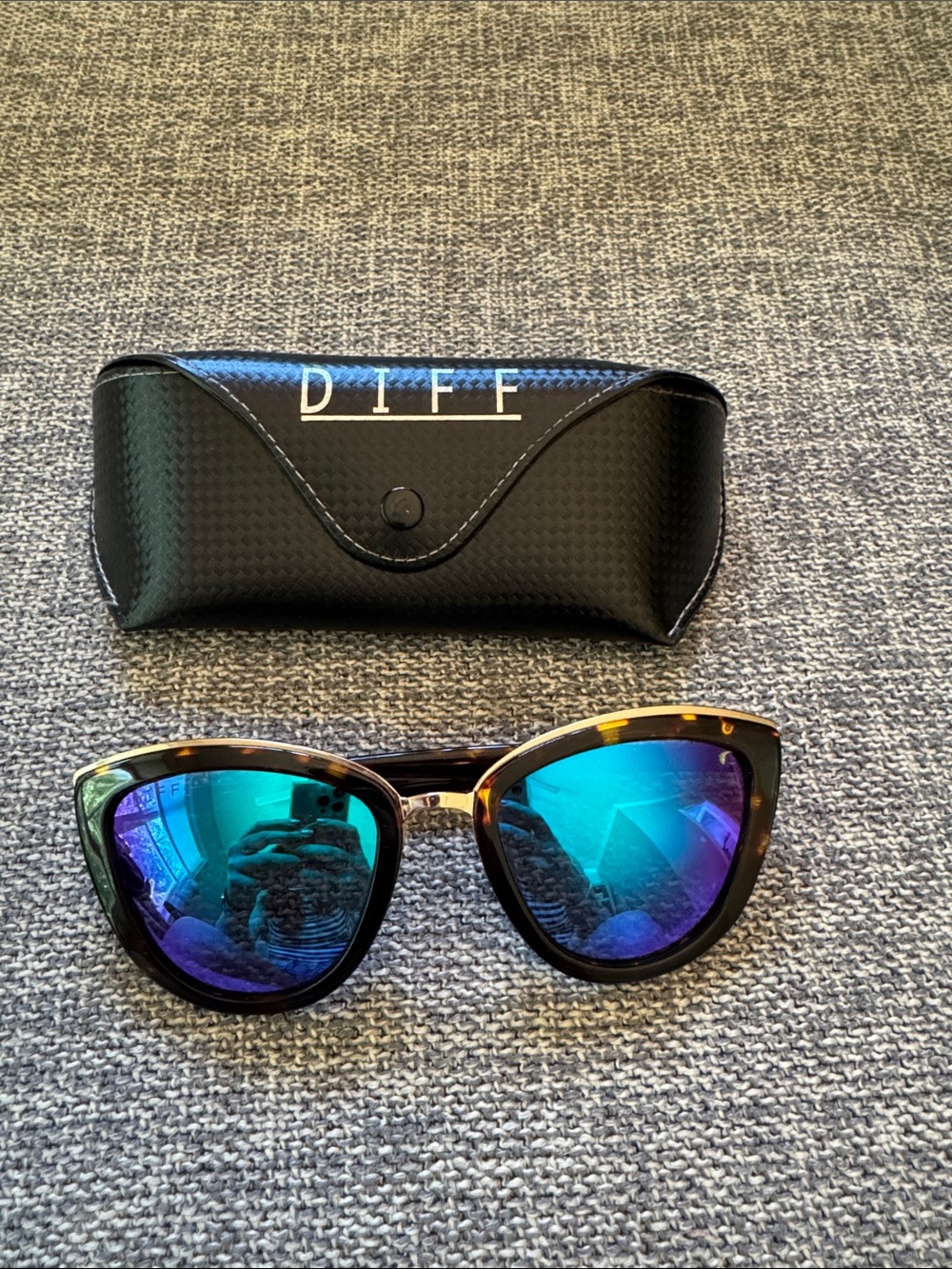 Diff Sunglasses with Case